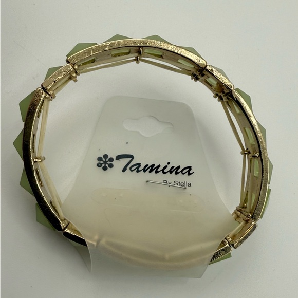 NWT Green Faceted Stone Stretch Bracelet in Gold-Tone Setting - Picture 9 of 9